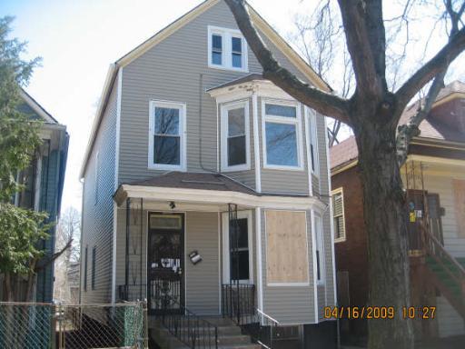 8529 S Saginaw Ave., Chicago, IL 60617