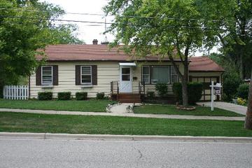 926 Hill Ave., Elgin, IL 60120