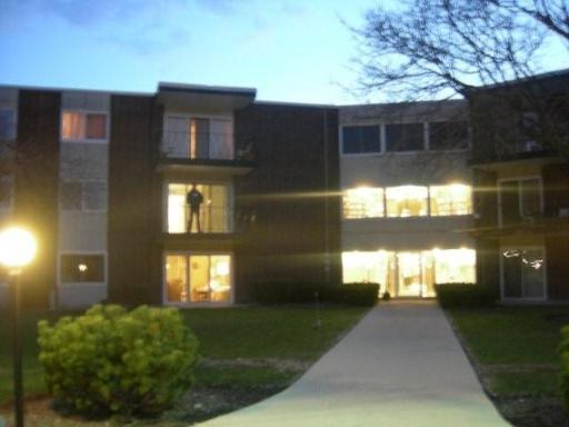 2800 Maple Ave. #2B, Downers Grove, IL 60515