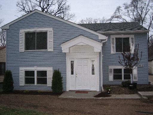 512 W Division St., Geneva, IL 60134