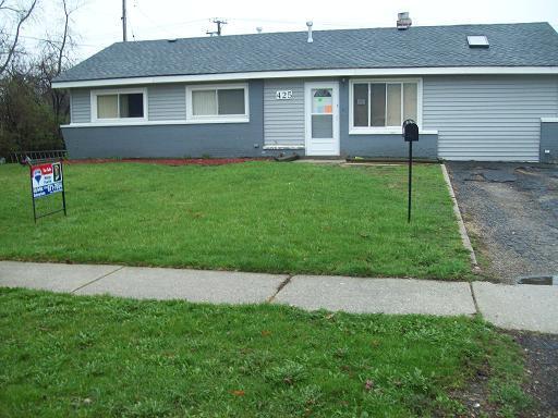 425 Newark Ln., Hoffman Estates, IL 60194