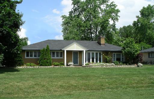 16W370 95th Pl., Burr Ridge, IL 60527