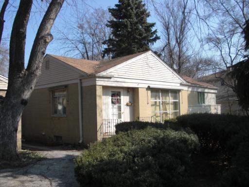208 E Oakton St., Arlington Heights, IL 60004
