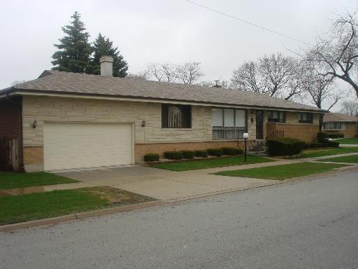 8602 N Oleander Ave., Niles, IL 60714
