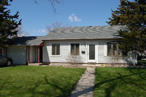 2 Arlington Dr., Romeoville, IL 60446