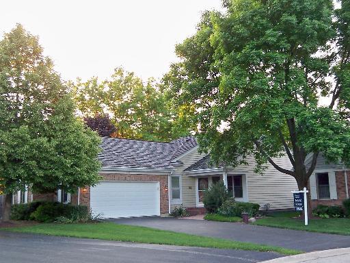 405 Park Barrington Dr., Barrington, IL 60010