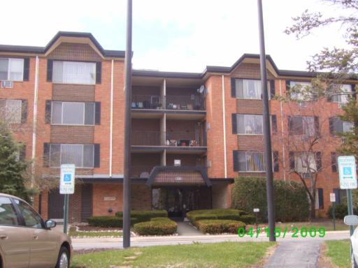 1126 New Wilke Rd. #102, Arlington Heights, IL 60005