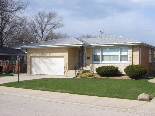 4606 N Delphia Ave., Chicago, IL 60656