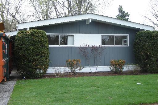 377 Meadowbrook Ln., Wheeling, IL 60090