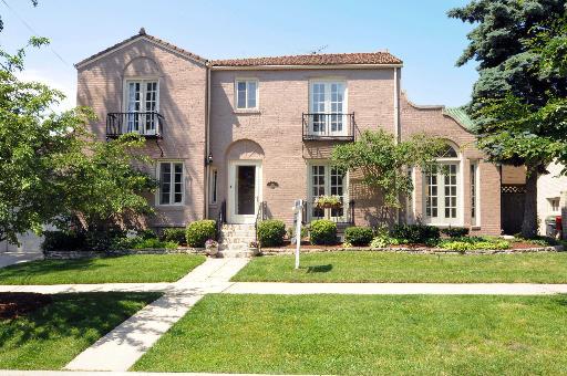 1113 Lee St., Evanston, IL 60202