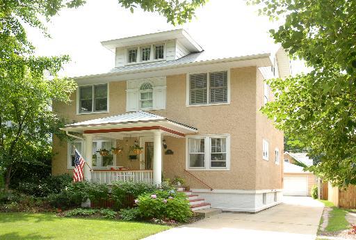 30 N Kensington Ave., La Grange, IL 60525