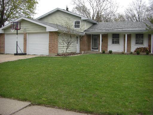 677 Darlington Ln., Crystal Lake, IL 60014