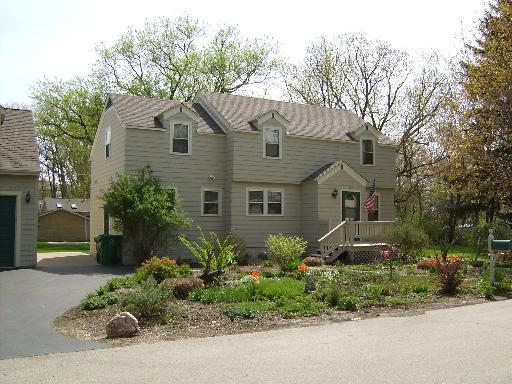 127 Edgewood Ave., Crystal Lake, IL 60014