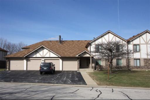1216 Knottingham Ct. #2A, Schaumburg, IL 60193