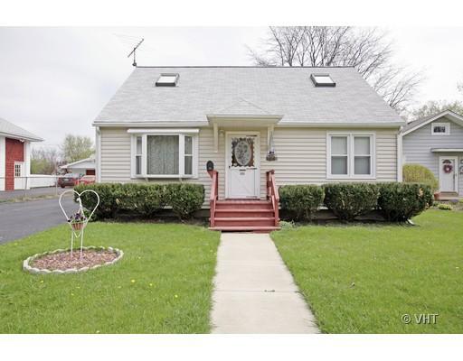 109 Roslyn Rd., Westmont, IL 60559