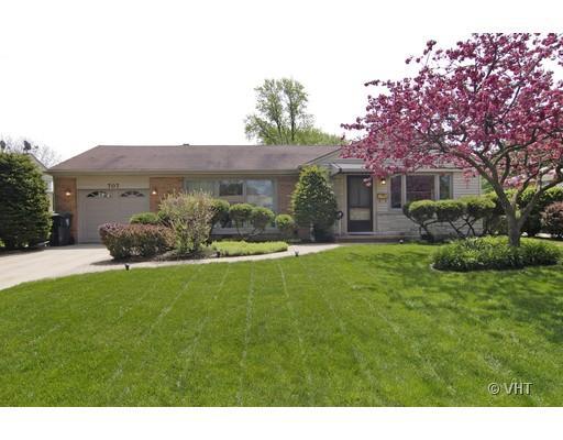 707 W Dresser Dr., Mount Prospect, IL 60056