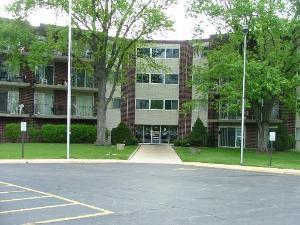 5540 Walnut Ave. #3A, Downers Grove, IL 60515