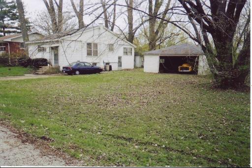 482 Charlotte Ave., Crystal Lake, IL 60014