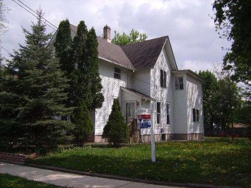 569 Ann St., Elgin, IL 60120