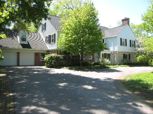 2737 Illinois Rd., Wilmette, IL 60091
