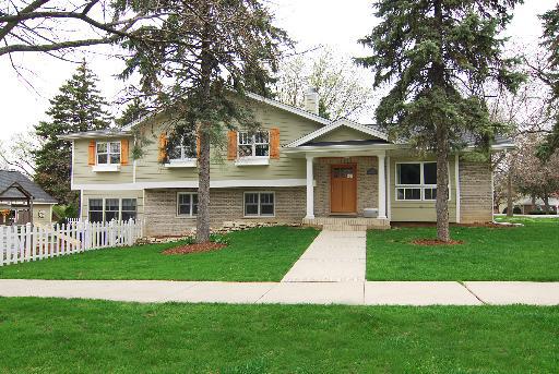 200 Warwick Ave., Westmont, IL 60559