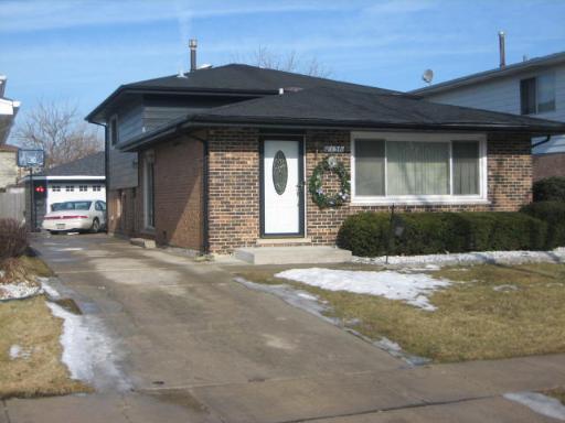 18136 S Ravisloe Ter., Country Club Hills, IL 60478