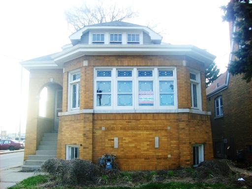 2126 S Maple, Berwyn, IL 60402