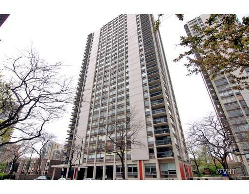1355 N Sandburg Ter #1801, Chicago, IL 60610