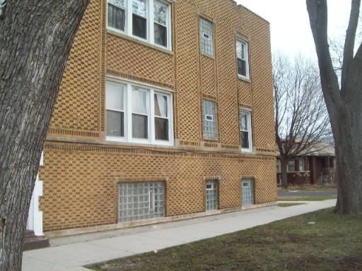 8756 S Manistee Ave., Chicago, IL 60617