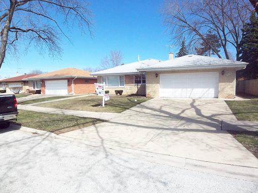 8137 Farnsworth Dr., Niles, IL 60714