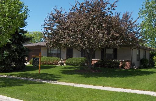 310 Wingate Dr., Schaumburg, IL 60193