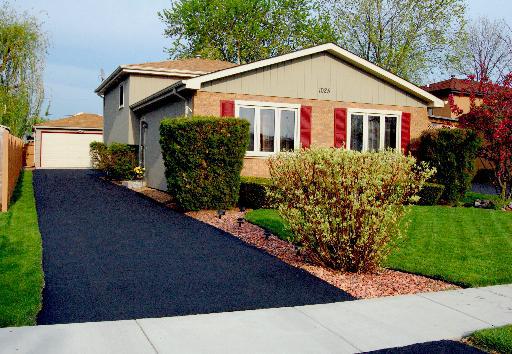 1025 Hermes Ave., Lemont, IL 60439