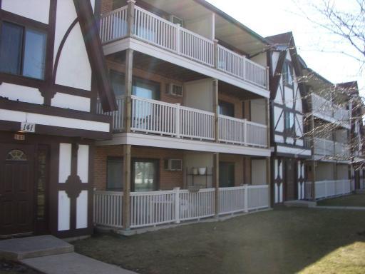 141 Gregory St. #13, Aurora, IL 60504