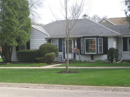 320 N Elm St., Mount Prospect, IL 60056