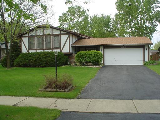 329 Trafalgar Ct., Bolingbrook, IL 60440