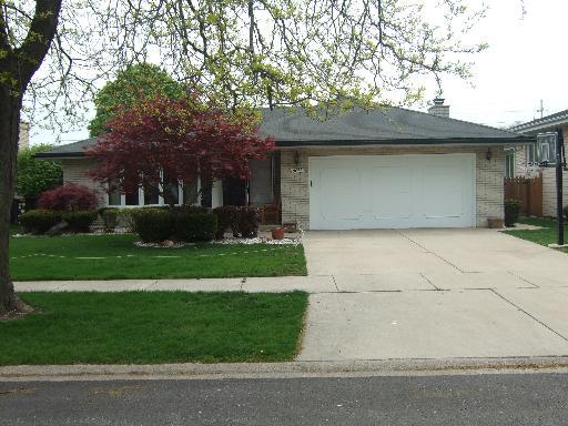 9633 S Kenneth Ave., Oak Lawn, IL 60453