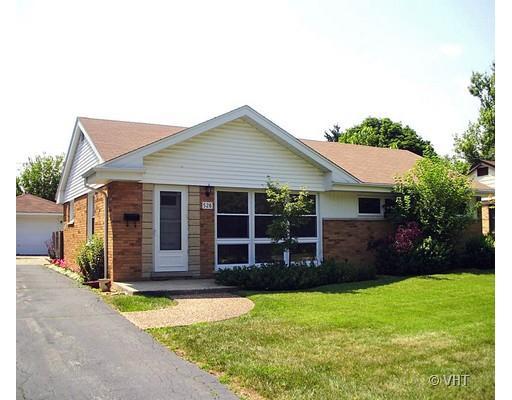 526 Short Ln., Glenview, IL 60025