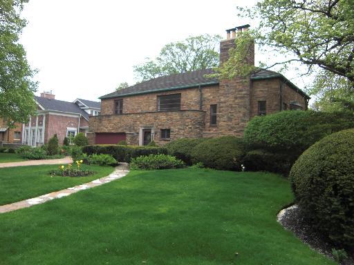 525 Edgewood Pl., River Forest, IL 60305