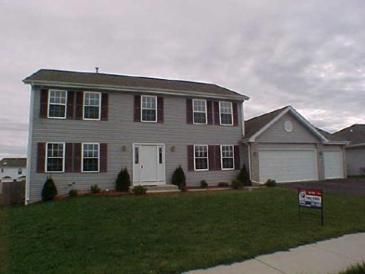 309 White Oak Dr., Poplar Grove, IL 61065