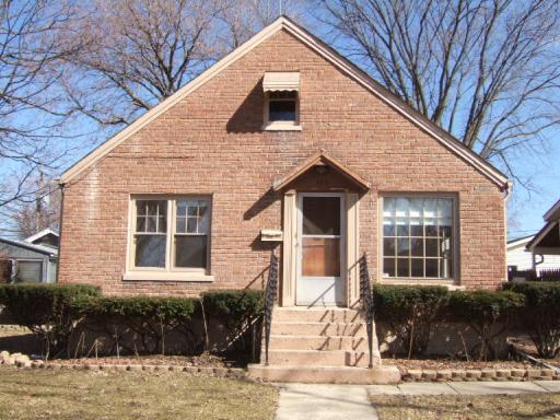 305 S Fulton Ave., Waukegan, IL 60085