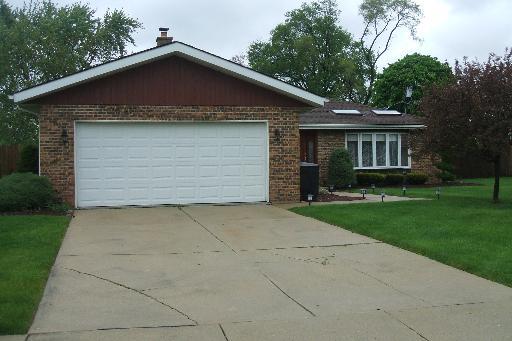 8350 W 99th Pl., Palos Hills, IL 60465