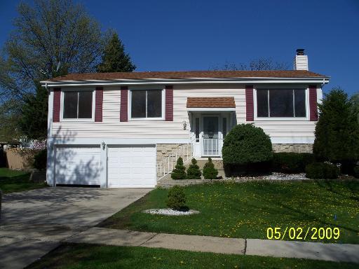 312 Surrey Ln., Bloomingdale, IL 60108