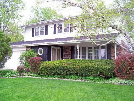 2002 S Goebbert Rd., Arlington Heights, IL 60005