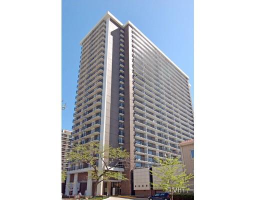 5855 N Sheridan Rd. #8J, Chicago, IL 60660