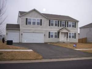 456 Stone Hollow Dr., Poplar Grove, IL 61065