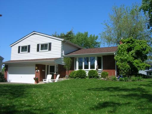 2019 Flower Cir., Arlington Heights, IL 60004