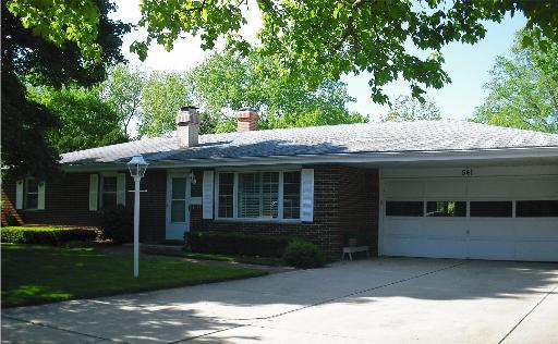 541 Lincolnshire Dr., Sycamore, IL 60178