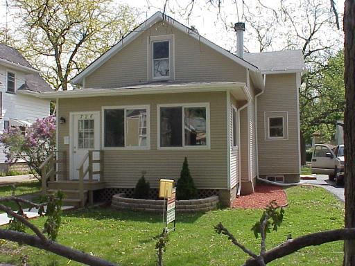 726 S 5th St., Aurora, IL 60505
