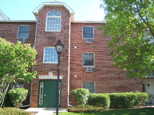 531 Leah Ln. #2C, Woodstock, IL 60098