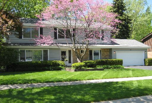 1100 Cayuga Dr., Northbrook, IL 60062